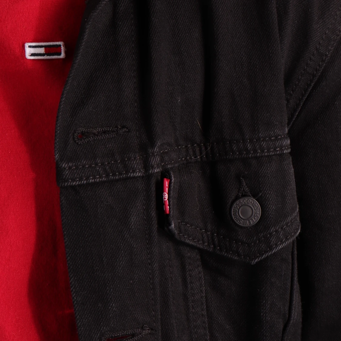  Levi’sTrucker Jacket - 91