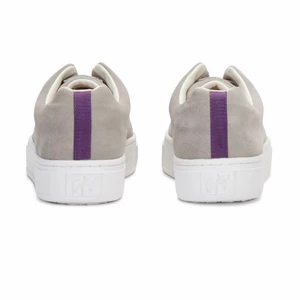 Eytys - Säljer min väl använda eytys som fortfarande har mycket kvar att ge! Skriv privat för intresse och frågor och skriv privat vad ni skulle kunna tänka er köpa dom för ❤️ nypris 2100!!    (FÄRG BEIGE)