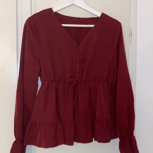 Ny Topp storlek M  - Aldrig använd topp i storlek M, bara provad. 