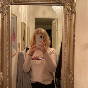 Tröja Tommy hilfiger - Skön tröja som är lite för stor