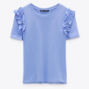 Jättesöt t-shirt!💓💓 - Jättesöt t-shirt ifrån zara!!💓  säljer då den inte kommer till användning. Tröjan är använd fåtal gånger och är i nyskick!💓