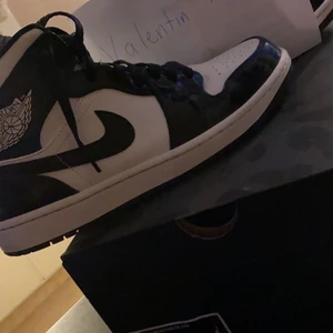 Nike Air Jordan - Nike air Jordan carbon fiber. Size 8.5uk. Hämtas på plats eller köpare står för frakt 