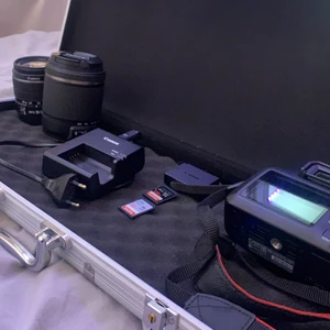 Canon eos 4000d Camera  - Canon eos 4000d camera with extra 220mm lens and 128 gb memory card 