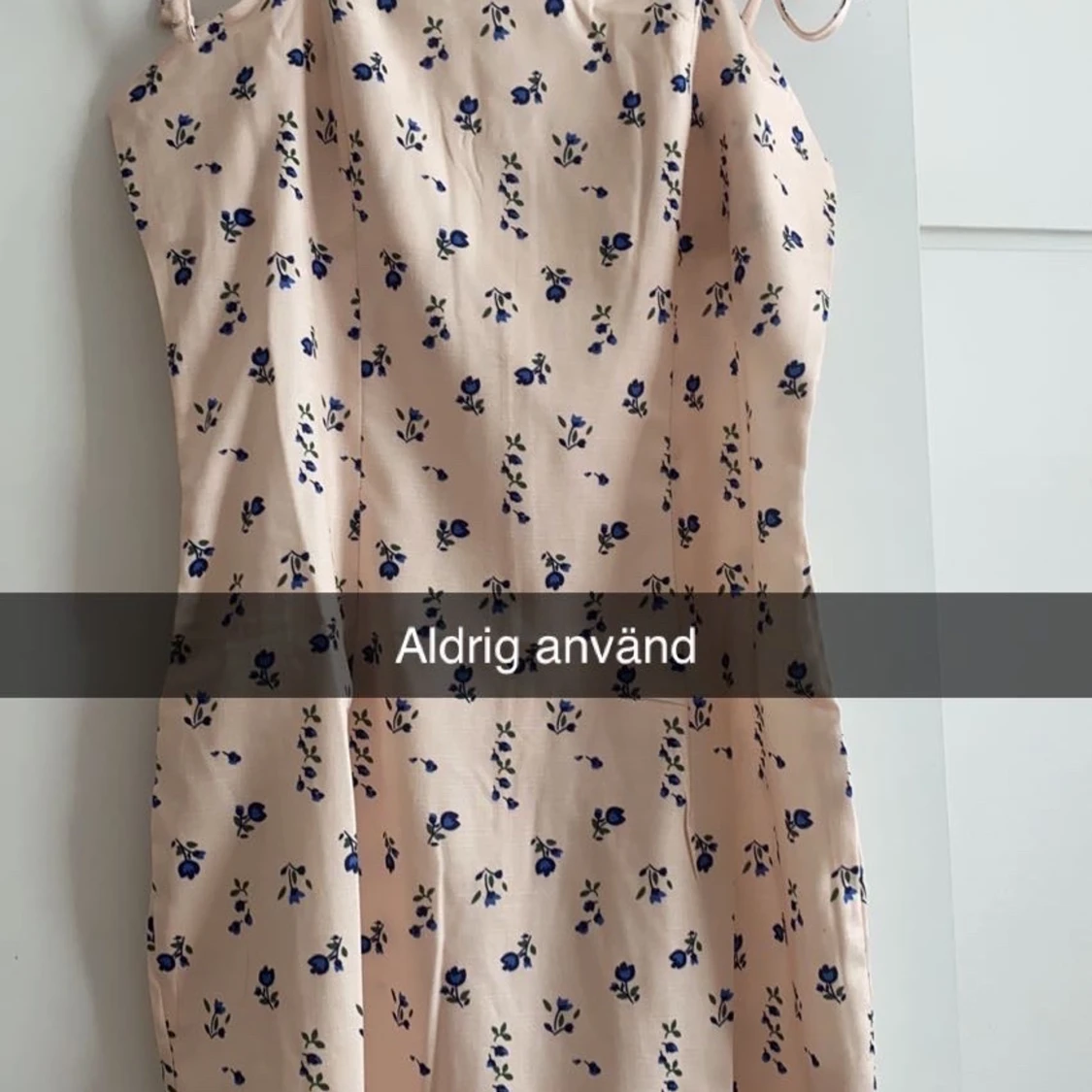 Blommig klänning - 90