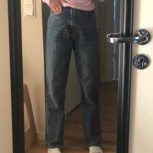 Super snygga jeans bra längd på mig (är 162)