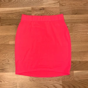 Orange/rosa tight kjol - Lappar borttagna, annars bra skick