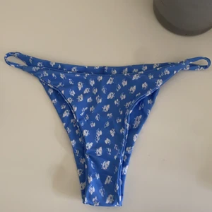 Underdel - Bikini underdel, storlek L men passar M också! Överdelen säljs på min profil