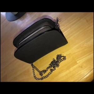 Väska  - Använd men fint skick 