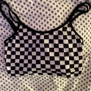 Rutigt linne - Super fint rutigt mönstrat linne. Köparen står för frakt :)