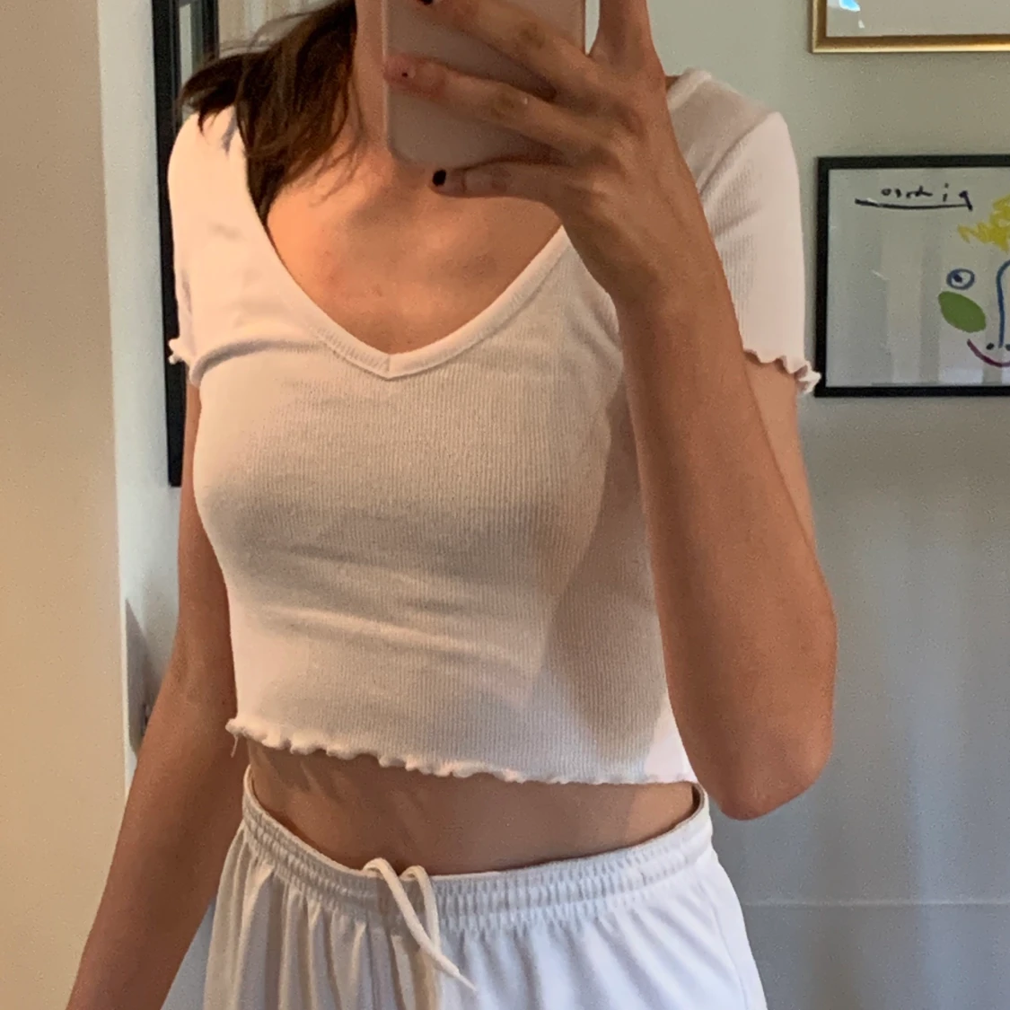 2 tröjor från pull and bear båda är i st xs köpte tröjorna för 120kr/st o säljer de för 60kr/st båda för 105kr