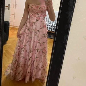 Flower pink dress S M  - Jättefin klänning med fina blommor 