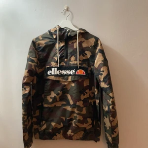 Windbreaker Elesse - Windbreaker från Elesse i strl s.