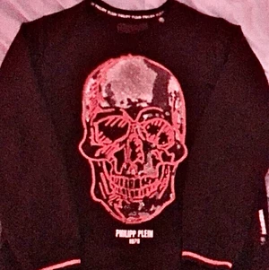 Filip filen  - Hej jag säljer min Filip pilen tröja I storlek m men passar s också finns i kungsör fraktar också 