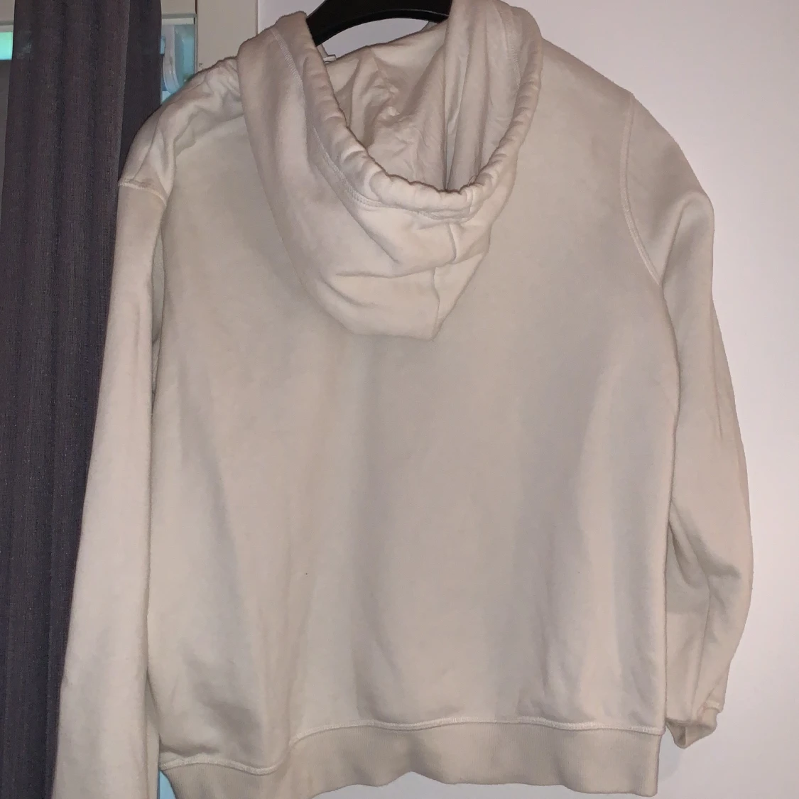 Vit oversized hoodie i strl xs💕 - 90