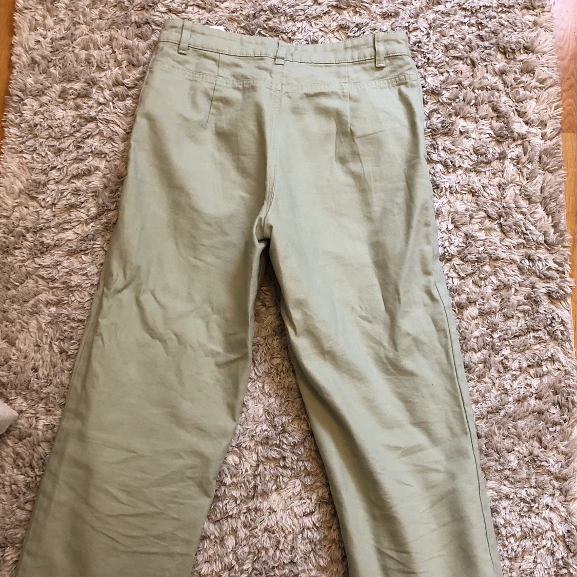 säljer dessa snygga byxor ifrån Monki!! - 91