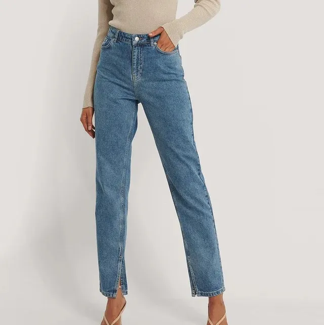 Säljer mina otroligt snygga jeans från nakd! köparen står för frakt 💜. Jeans & Byxor.