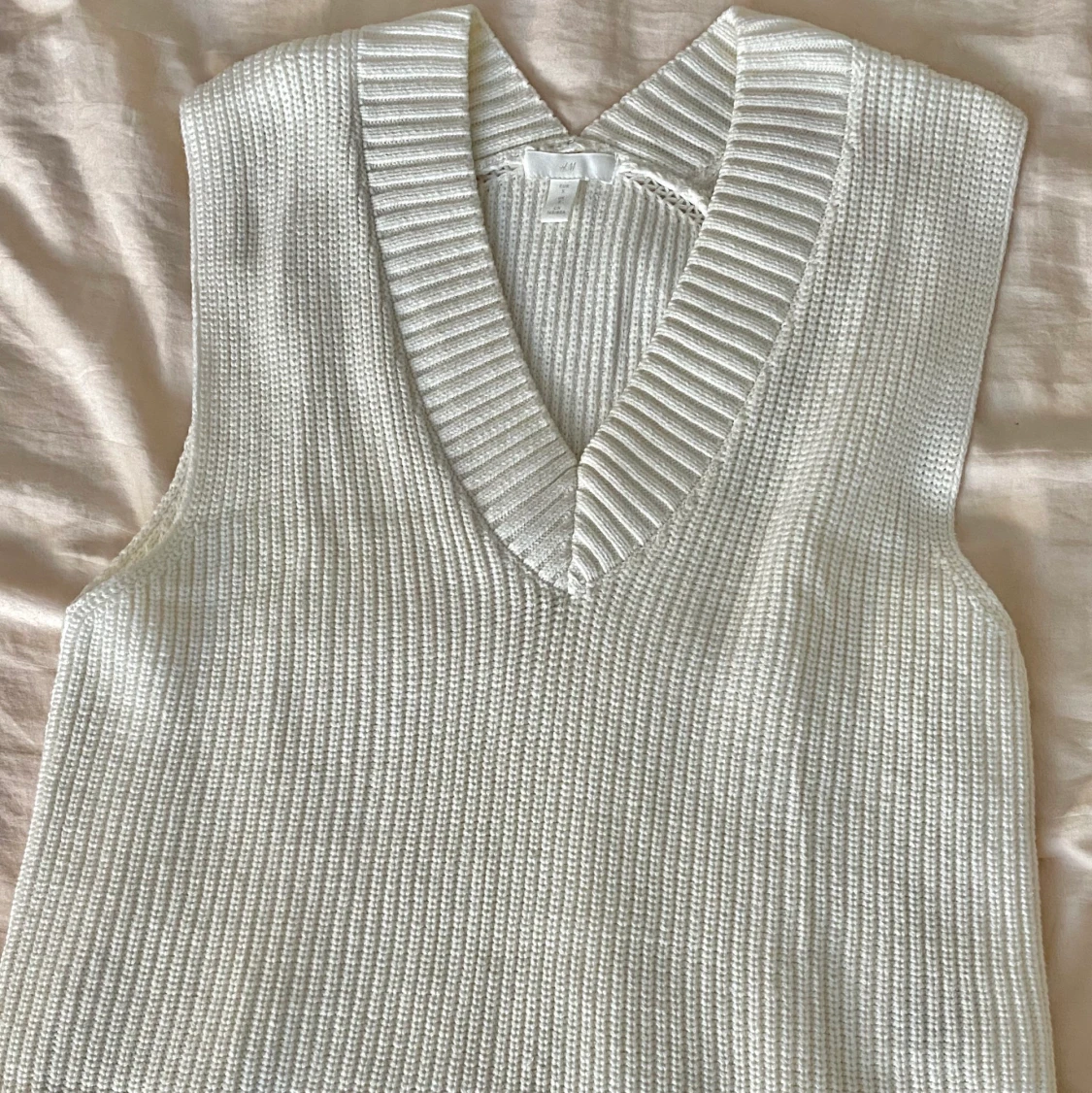 Vit stickad väst  - 90