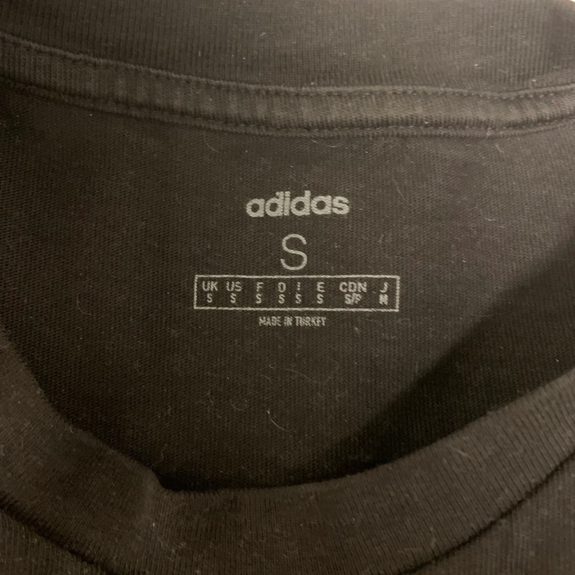 Adidas tröja svart - 90