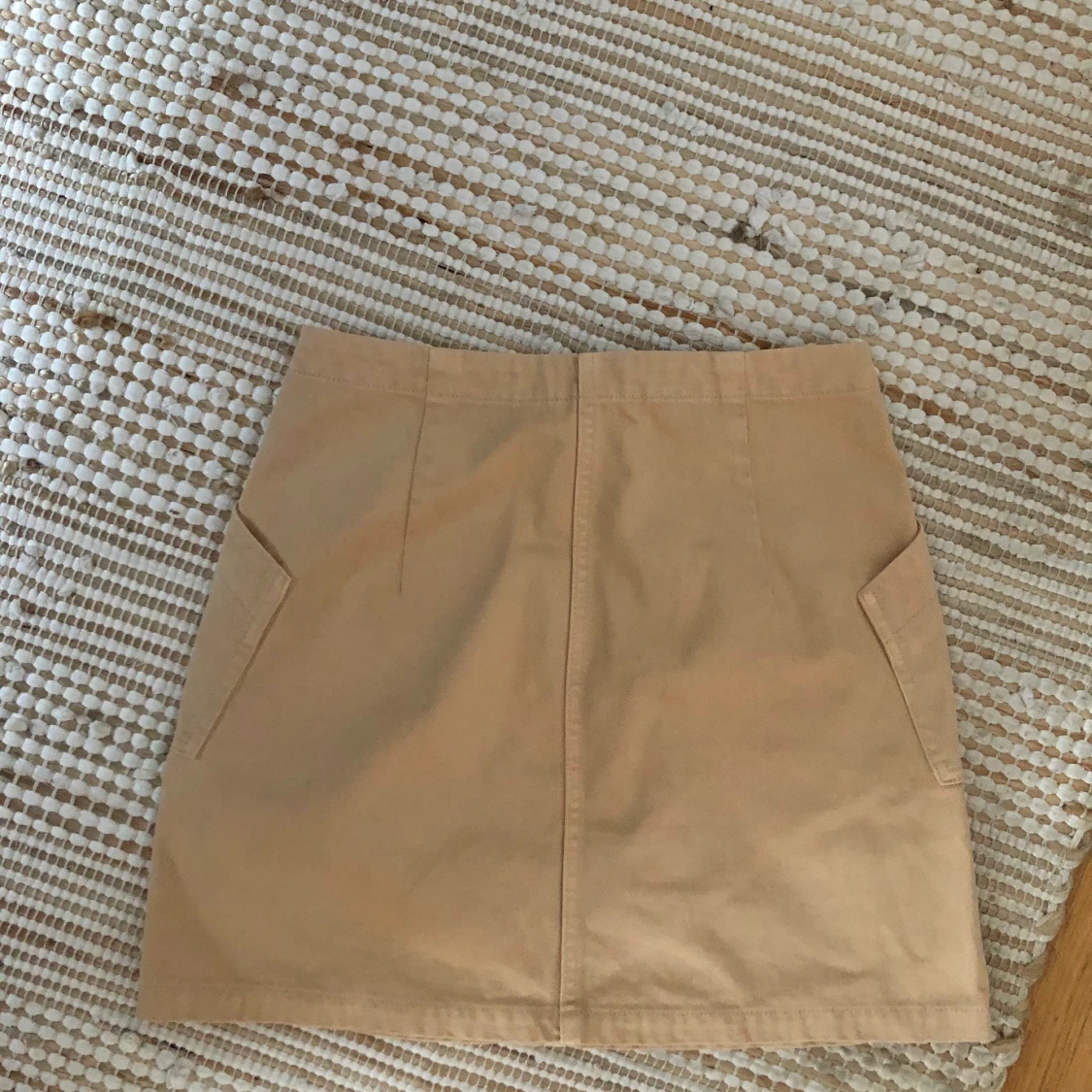 Beige kjol Weekday  - 90