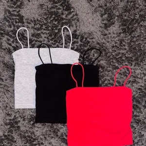 Linne Gina Tricot - 3 fina linnen till salu💕 Jag säljer dessa då de inte passar i storleken och därför inte kommer till användning. Du får komma med ett bud själv! Skriv till mig ifall du är intresserad💕