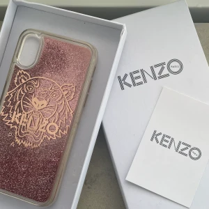 Kenzo skal! - Säljer detta asballa kenzoskal eftersom jag fått en ny mobil! Typ aldrig använt och som nytt. Nypris 550kr, säljer för 250kr. Pris kan diskuteras, skriv privat! 