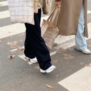 COLORADO SPRINGS - Tygkasse - - Längd:38cm - Bredd: 35cm 