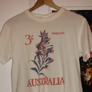 Printed T-Shirt - New , not used at all. Helt ny , inte använd allts 