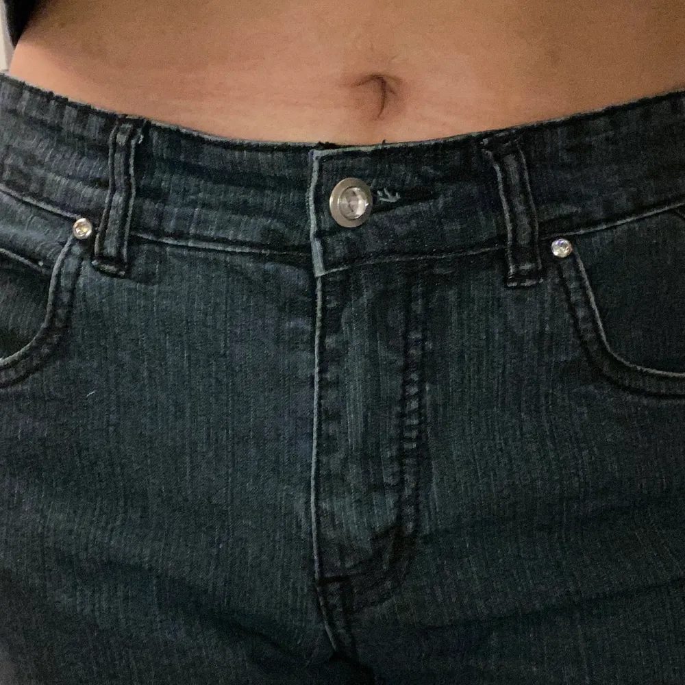 Skit snygga jeans i storlek 36 men dem passar mej perfekt som har S och är 165cm lång. Dem är skit bekväma. 70kr+Frakt. . Jeans & Byxor.