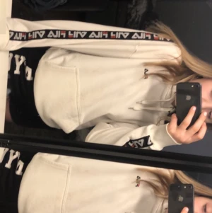 Vit fila Hoodie - Fin fila hoodie!