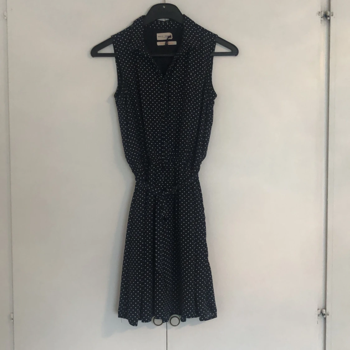 Söt klänning i nyskick 