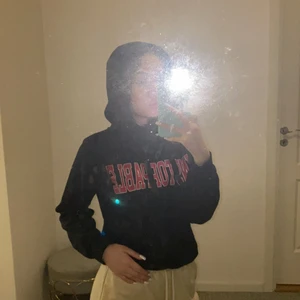 Hoodie - Hoodie med tryck ”unstoppable” 