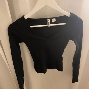 Tröja - Jättefin tröja från hm som tyvärr blivit förliten för mig. 