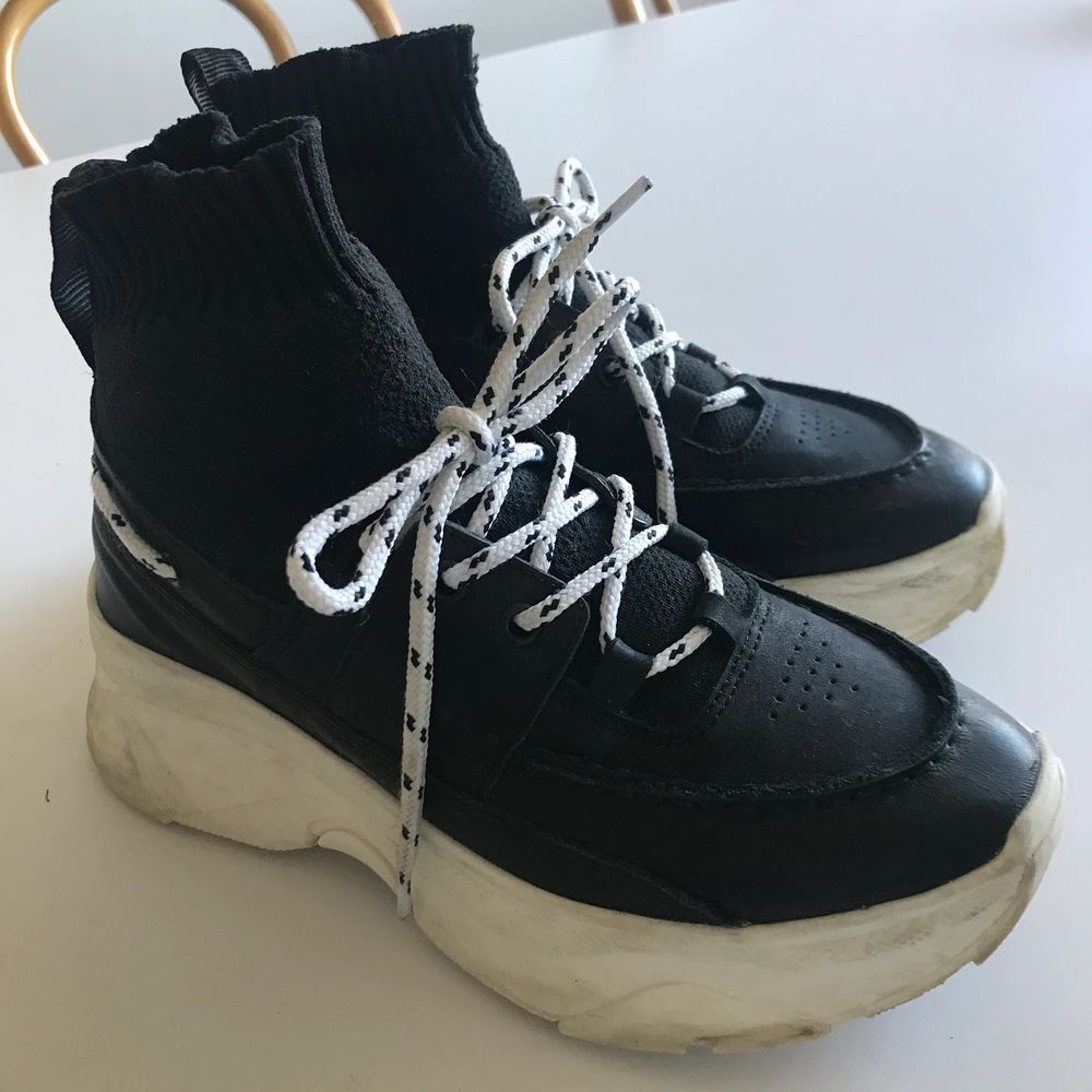 Dum nyhed depositum Sneakers från Carin Wester | Plick Second Hand