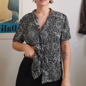 Skjirt - Använder tyvärr inte den men det är en superskjorta. Fint skick.