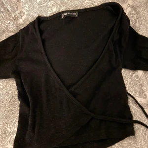 Populär kofta  - Populär kofta från new Yorker som jag använt en gång 💘 storlek xxs men är stretchig 