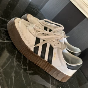 Adidas skor - Bra skick!