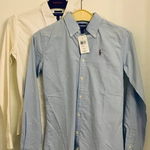 Ralph Lauren skjortor XS/34 - Säljer aldrig använda Ralph Lauren skjortor i XS/34. 150kr/st. 