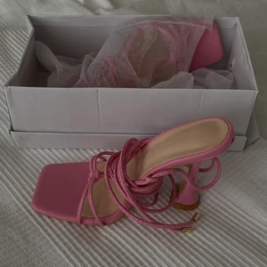 Klackskor  - Aldirg använda, knytt klackar, kan skicka fler bilder vid seriösa köpare, 37 