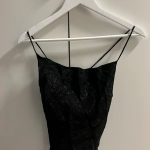 Topp - Lite trasig men går att sy och fixa