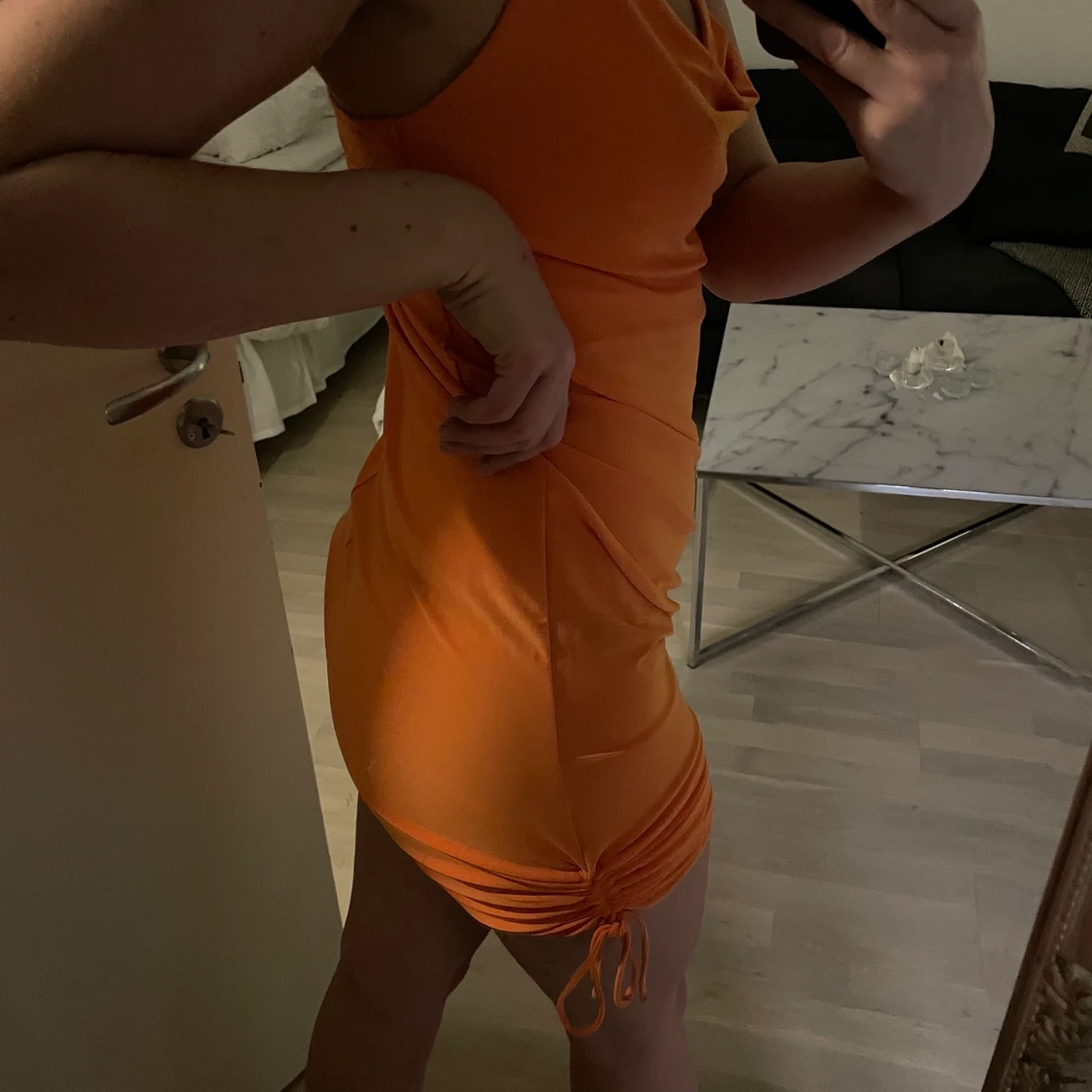 Jättefin orange klänning från Zara - 90