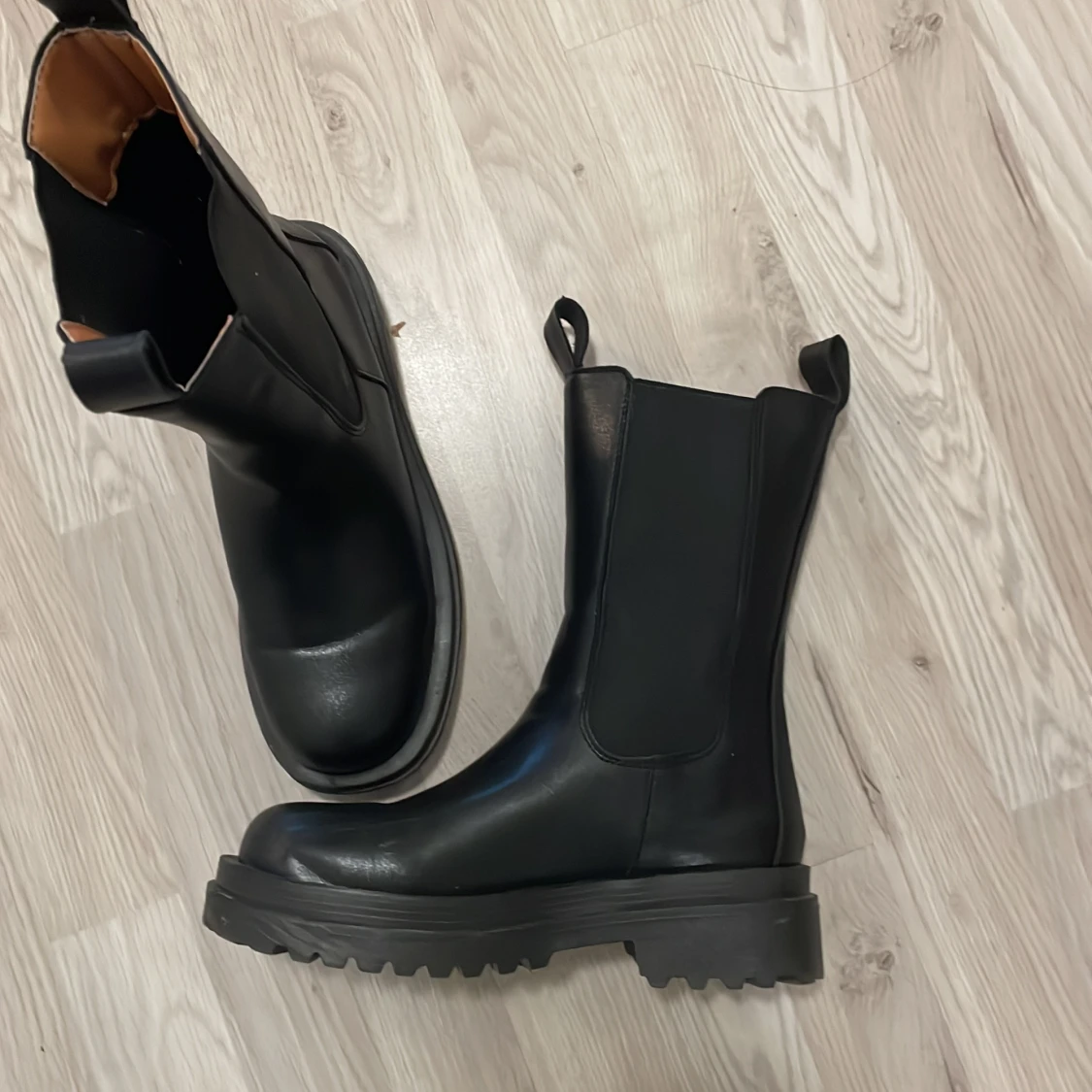 Svarta boots - platåboots strl 38/39