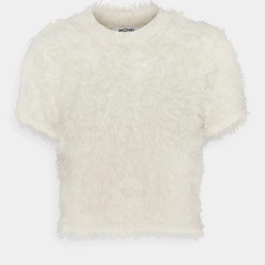 fluffig tröja  - jätte fin tröja från Monki i storlek S. Aldrig kommit till användning💓