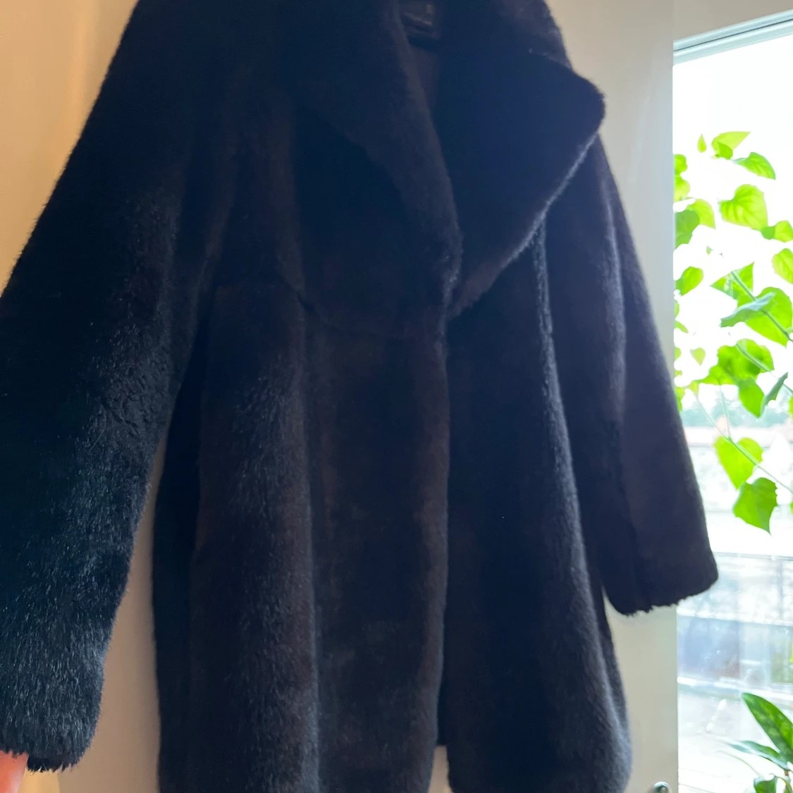 Svart fuskpäls, Zara Woman Studio, stl S - 90