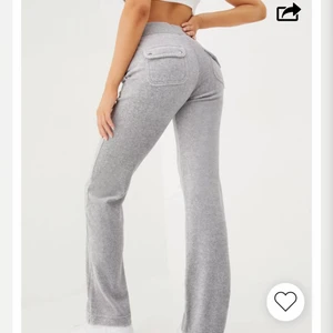 Juicy couture byxor st M - Säljer mina gråa juicy couture byxor i storlek M ,  Säljer då dom är för stora för mig.