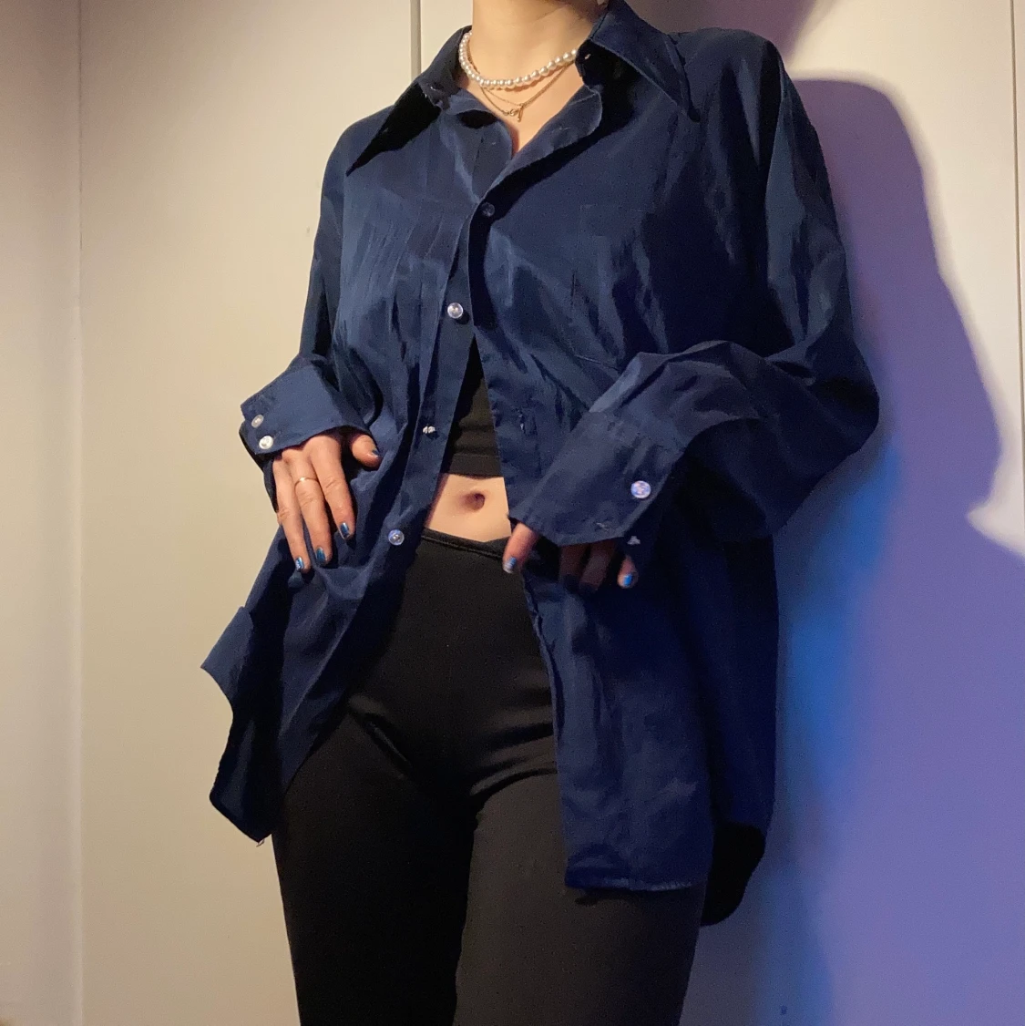 Mörkblå skjorta - 90