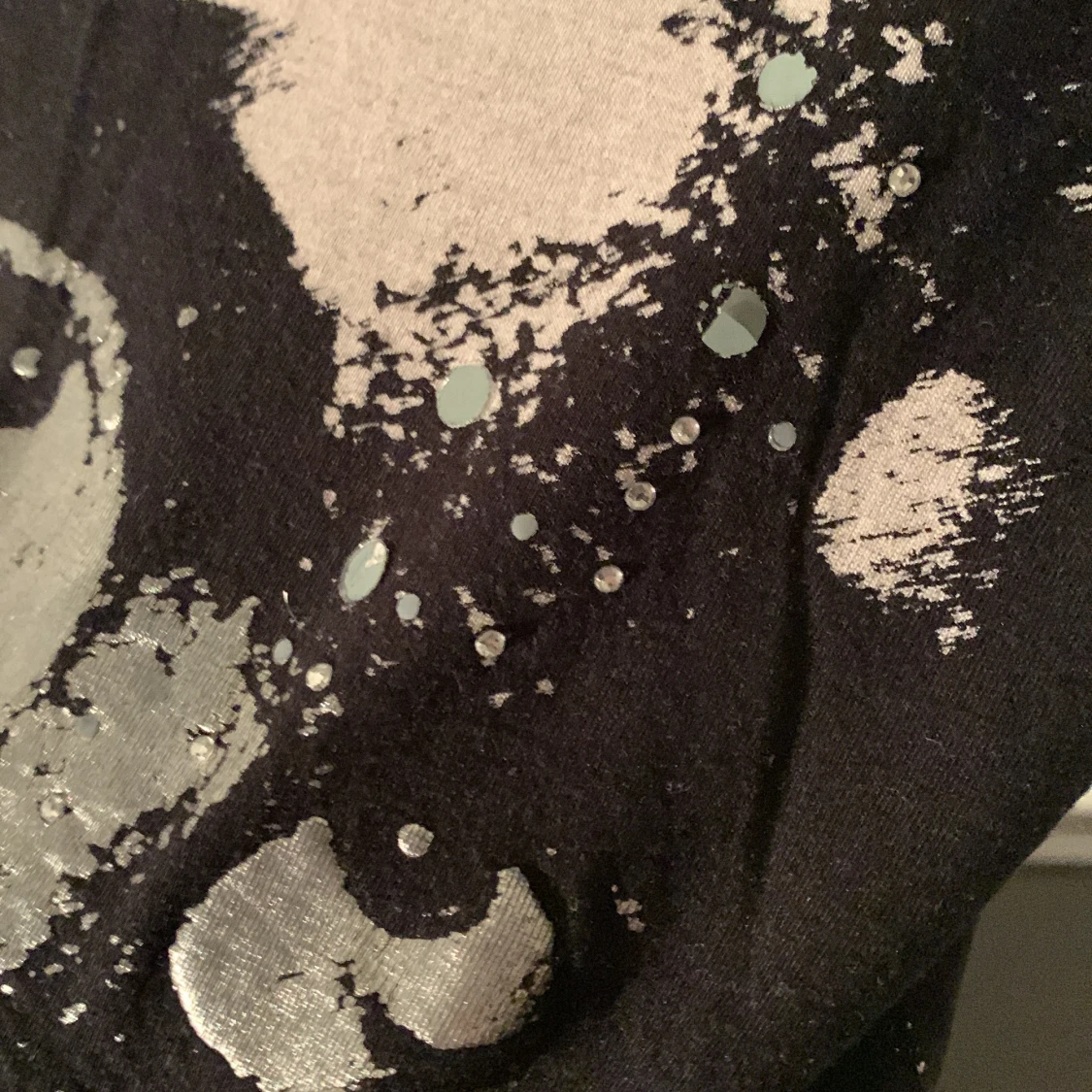 Svart T-Shirt med coolt tryck - 91