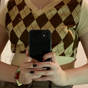 Topp - En fin trendig topp i fint mönster 🤎