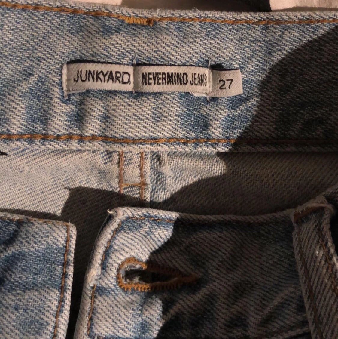 Snygga jeans från junkyard - 91