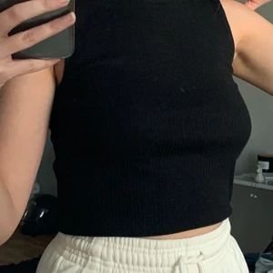 TOPP - en topp från new yorker i strl 34, skön och fin. skriv vid intresse☺️