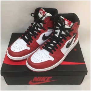 Jordans  - Allt info finns i bild 3. Vid fler frågor skriv i KOMMENTARERNA, så fler kan få skar på sina frågor :)